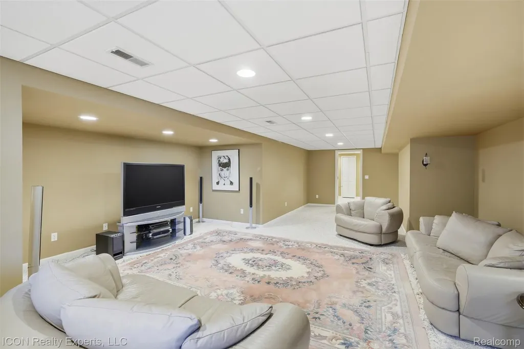 9211 Meadow Ridge Lane Grand Blanc Charter Township MI 48439