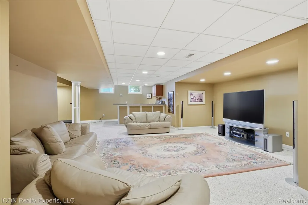 9211 Meadow Ridge Lane Grand Blanc Charter Township MI 48439