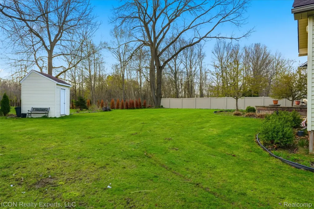 9211 Meadow Ridge Lane Grand Blanc Charter Township MI 48439