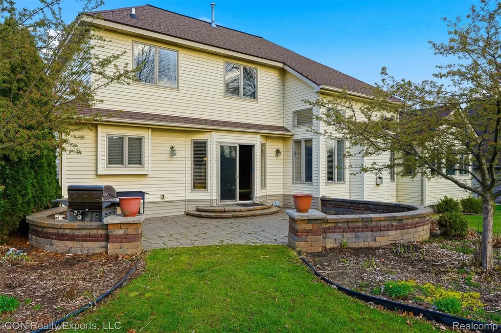 9211 Meadow Ridge Lane Grand Blanc Charter Township MI 48439