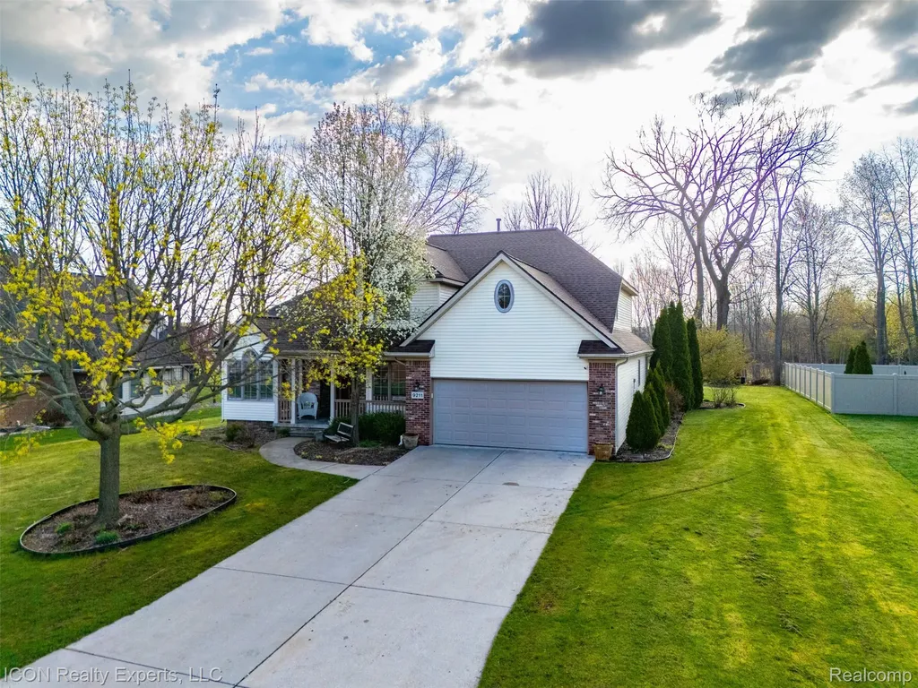 9211 Meadow Ridge Lane Grand Blanc Charter Township MI 48439