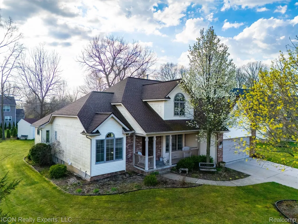 9211 Meadow Ridge Lane Grand Blanc Charter Township MI 48439