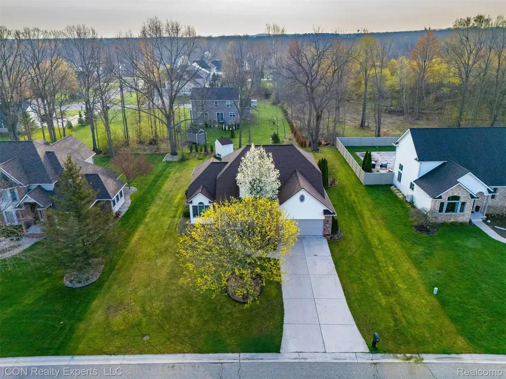 9211 Meadow Ridge Lane Grand Blanc Charter Township MI 48439