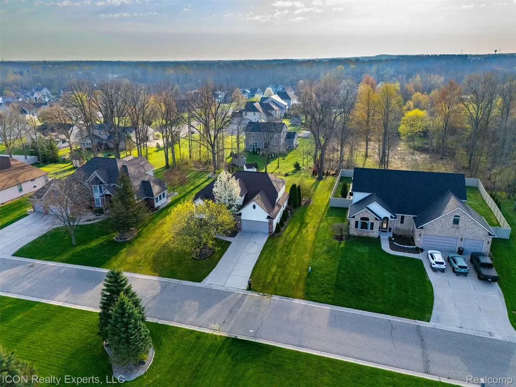 9211 Meadow Ridge Lane Grand Blanc Charter Township MI 48439