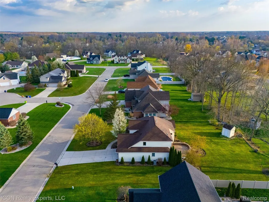 9211 Meadow Ridge Lane Grand Blanc Charter Township MI 48439
