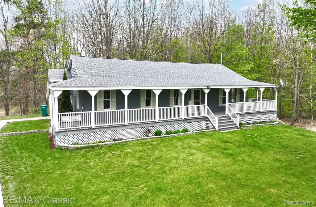 4611 Murray Road Mayville Village MI 48744