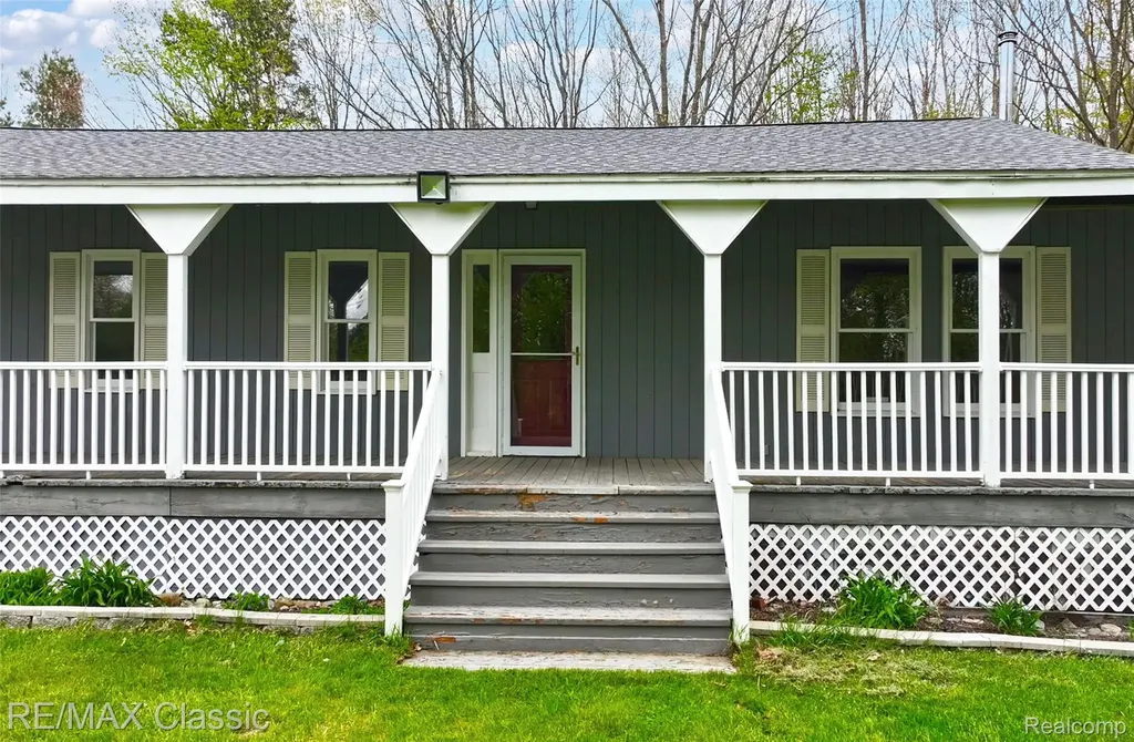 4611 Murray Road Mayville Village MI 48744