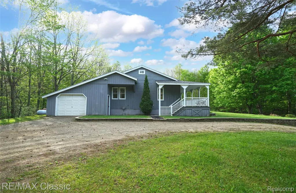 4611 Murray Road Mayville Village MI 48744