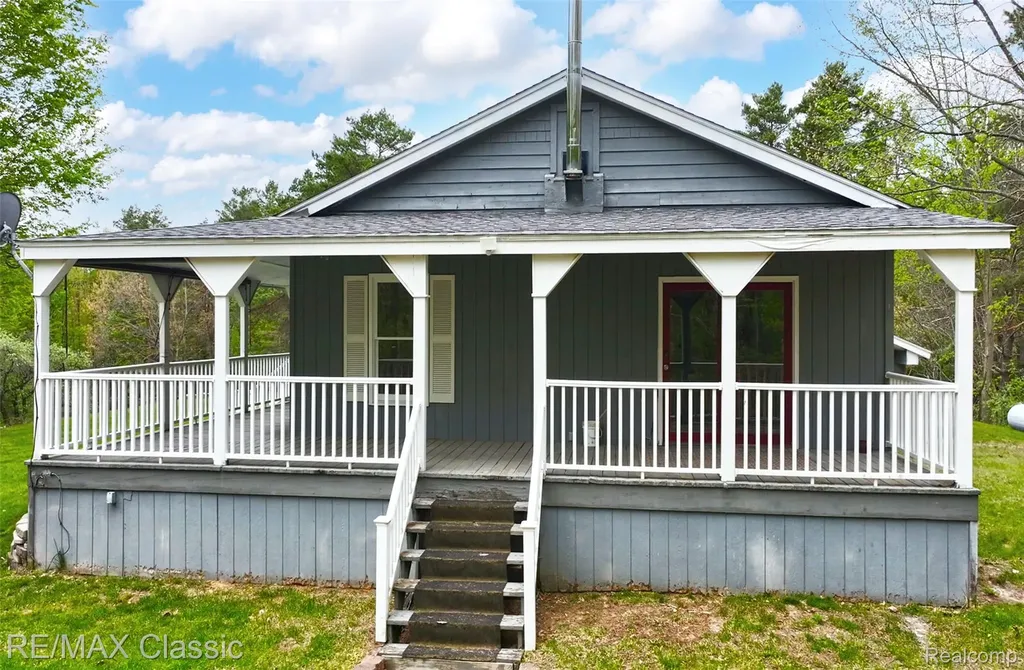 4611 Murray Road Mayville Village MI 48744