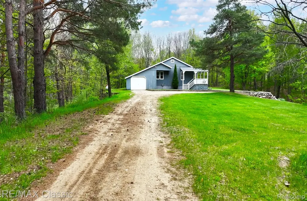 4611 Murray Road Mayville Village MI 48744