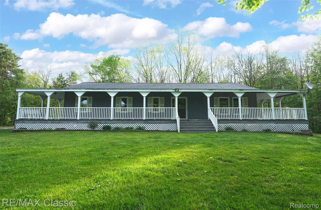 4611 Murray Road Mayville Village MI 48744