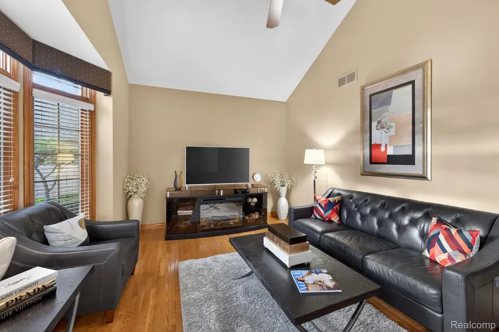 6554 Enclave Drive Independence Charter Township MI 48348