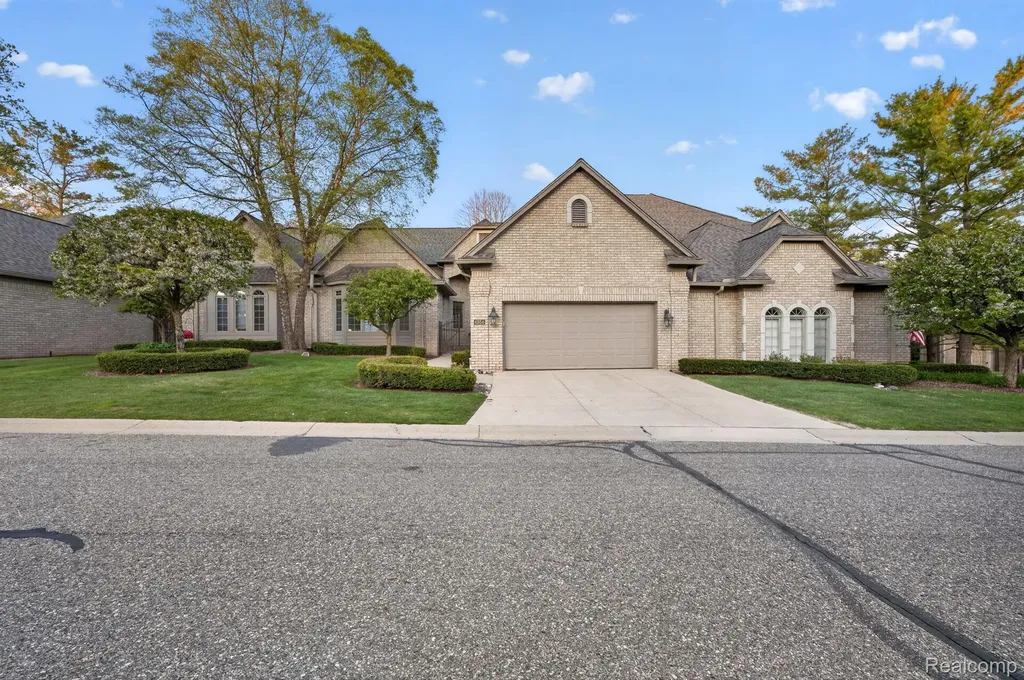 6554 Enclave Drive Independence Charter Township MI 48348