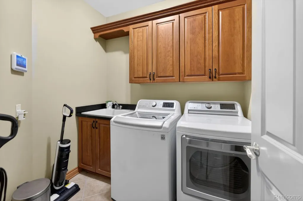 6554 Enclave Drive Independence Charter Township MI 48348