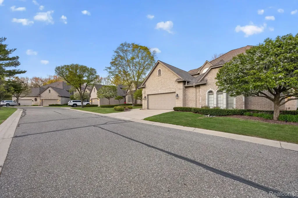 6554 Enclave Drive Independence Charter Township MI 48348