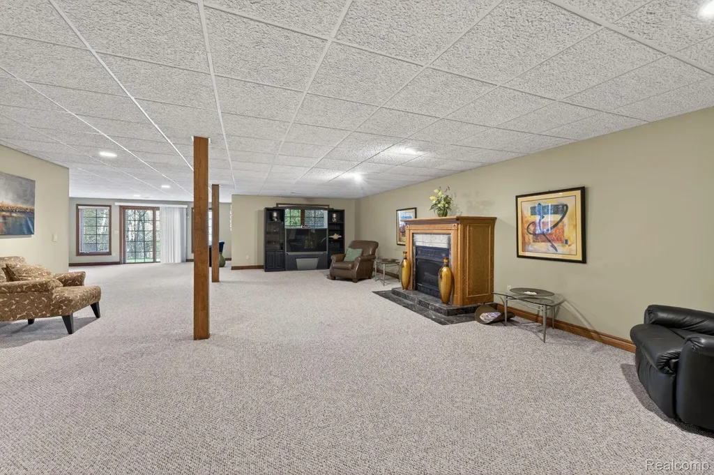 6554 Enclave Drive Independence Charter Township MI 48348