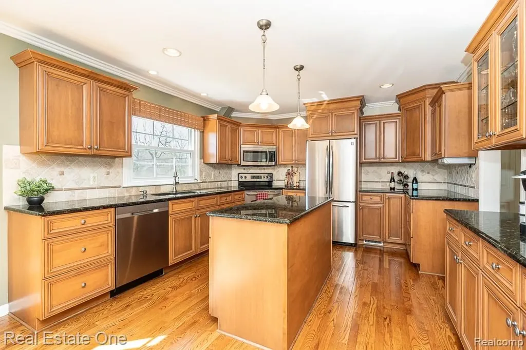 1841 Fair Oak Court Rochester Hills City MI 48309