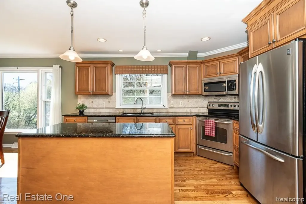 1841 Fair Oak Court Rochester Hills City MI 48309