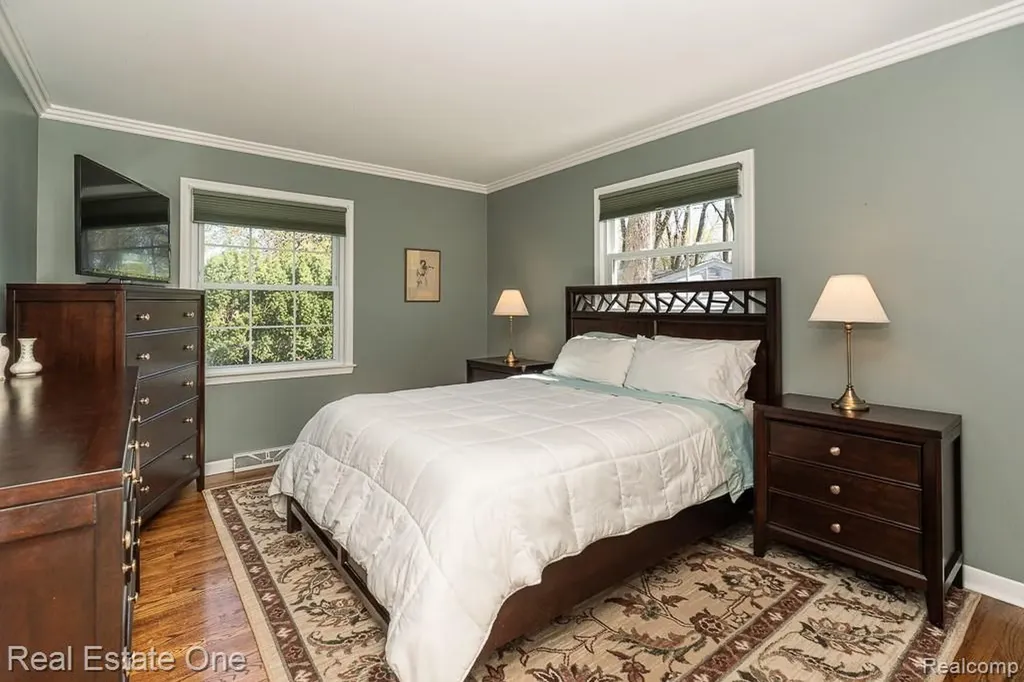1841 Fair Oak Court Rochester Hills City MI 48309