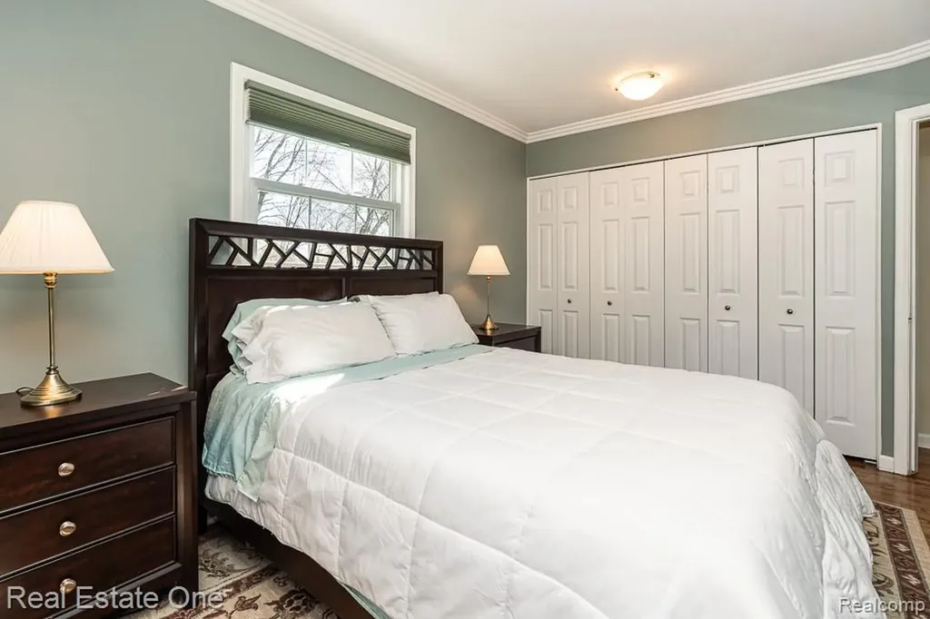 1841 Fair Oak Court Rochester Hills City MI 48309