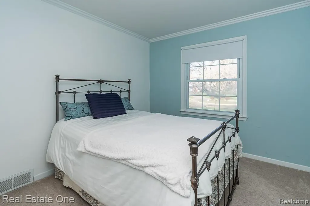 1841 Fair Oak Court Rochester Hills City MI 48309