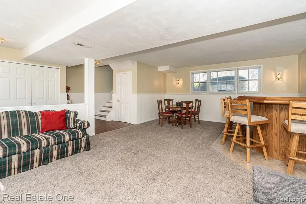 1841 Fair Oak Court Rochester Hills City MI 48309