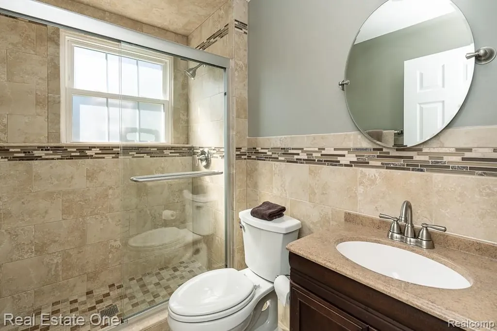 1841 Fair Oak Court Rochester Hills City MI 48309