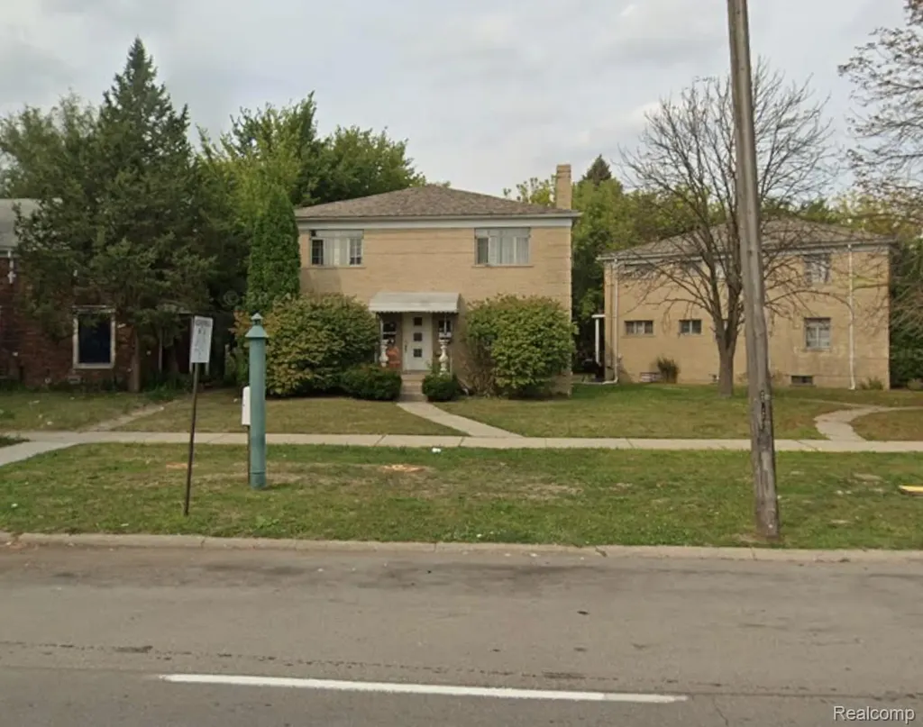 16241 E 7 Mile Road Detroit City MI 48205