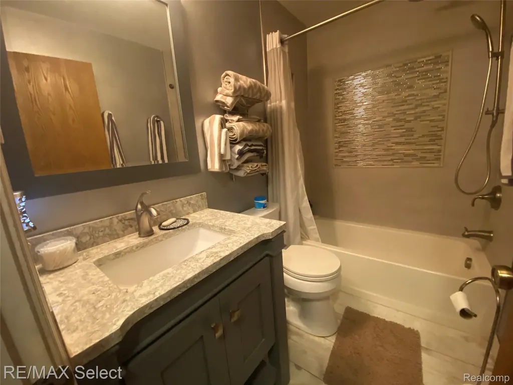 5057 Sandalwood Drive Grand Blanc Charter Township MI 48439