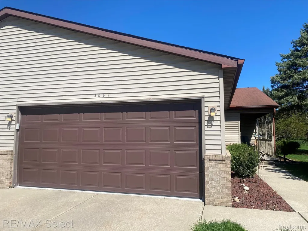 5057 Sandalwood Drive Grand Blanc Charter Township MI 48439