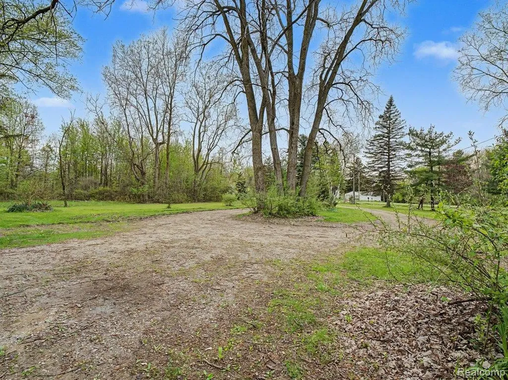 11414 N Lewis Road Thetford Township MI 48420