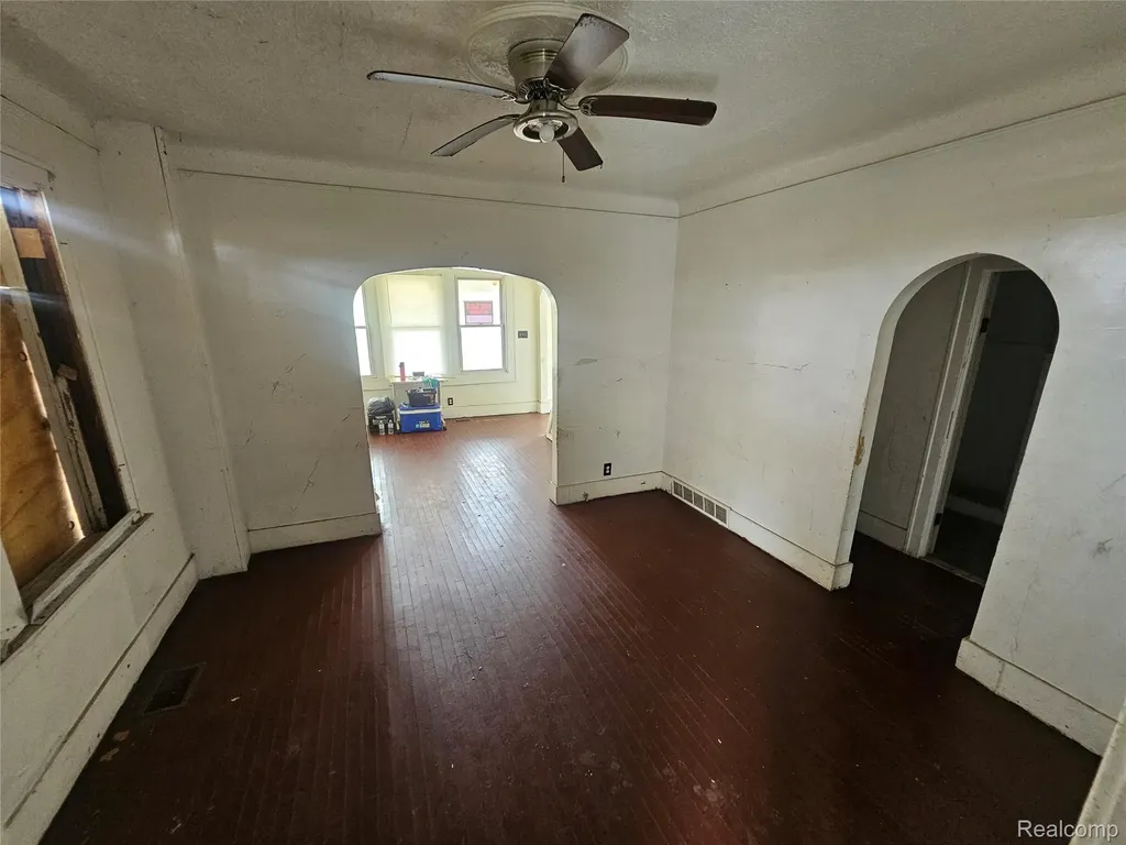 8086 Almont Street Detroit City MI 48234
