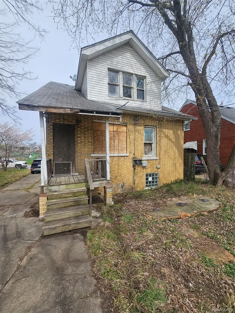 8086 Almont Street Detroit City MI 48234