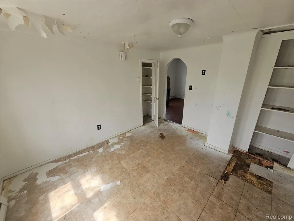 8086 Almont Street Detroit City MI 48234