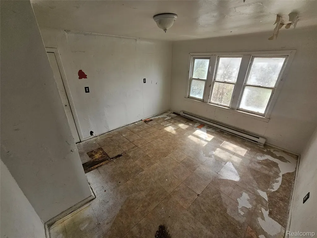 8086 Almont Street Detroit City MI 48234