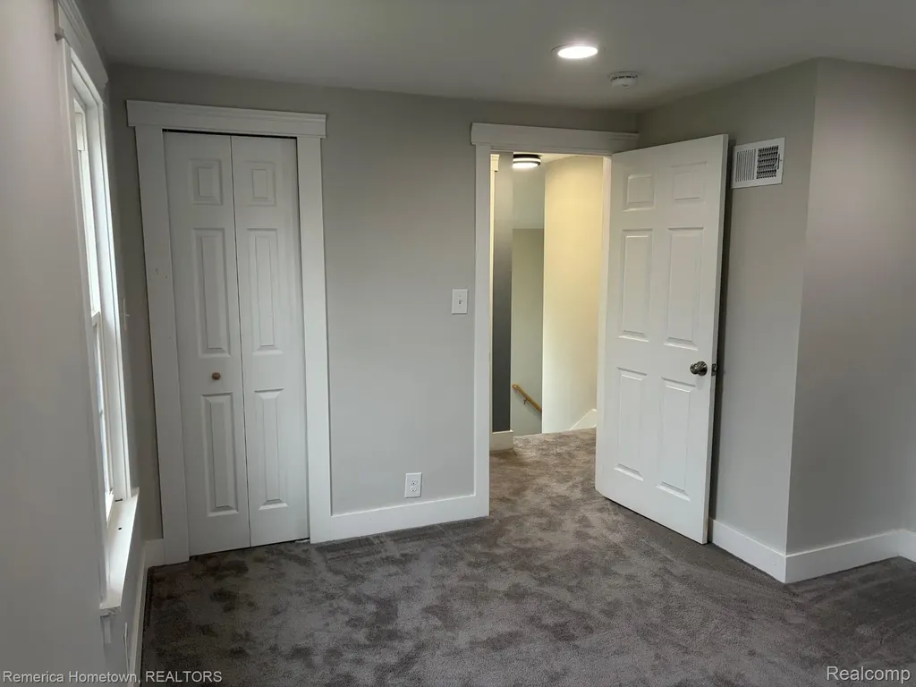 9614 Auburndale Street Livonia City MI 48150