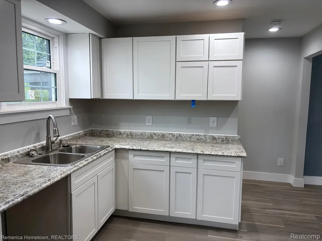9614 Auburndale Street Livonia City MI 48150