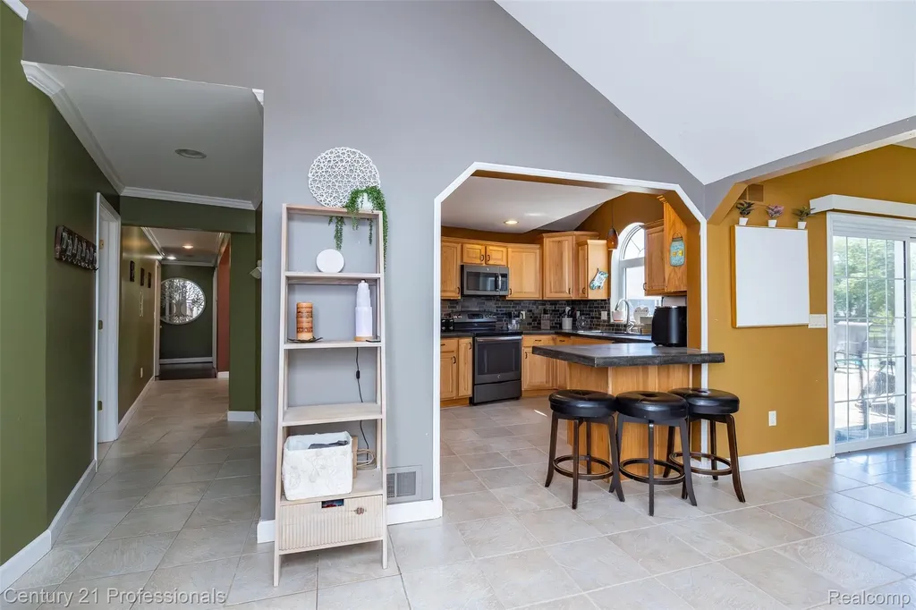3251 Mann Road Waterford Charter Township MI 48346