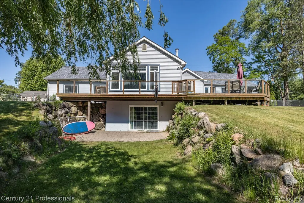 3251 Mann Road Waterford Charter Township MI 48346