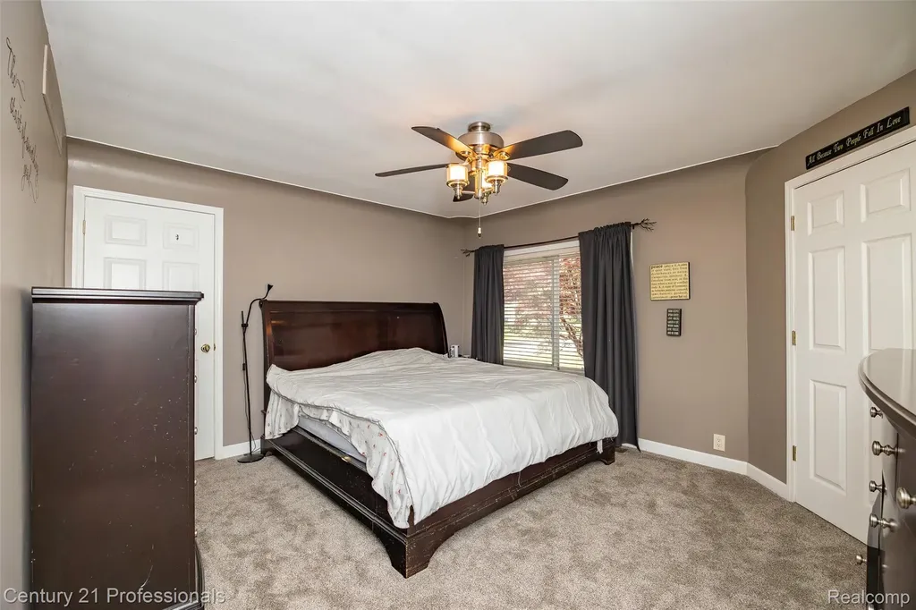 3251 Mann Road Waterford Charter Township MI 48346