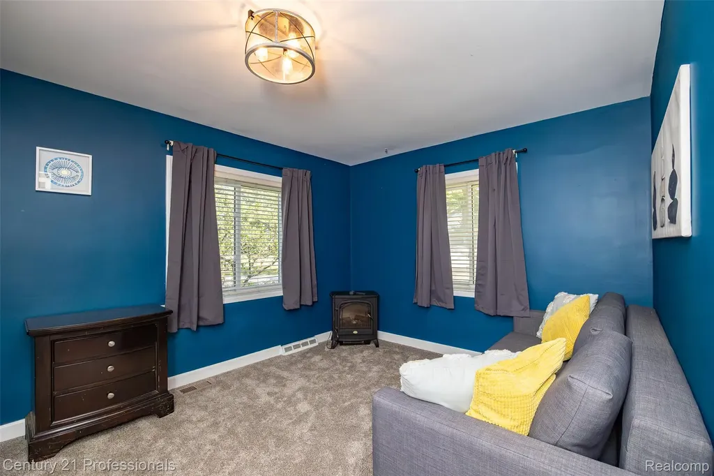 3251 Mann Road Waterford Charter Township MI 48346