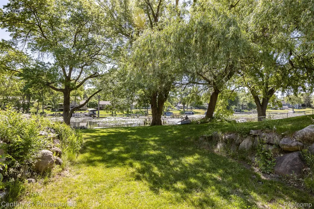 3251 Mann Road Waterford Charter Township MI 48346