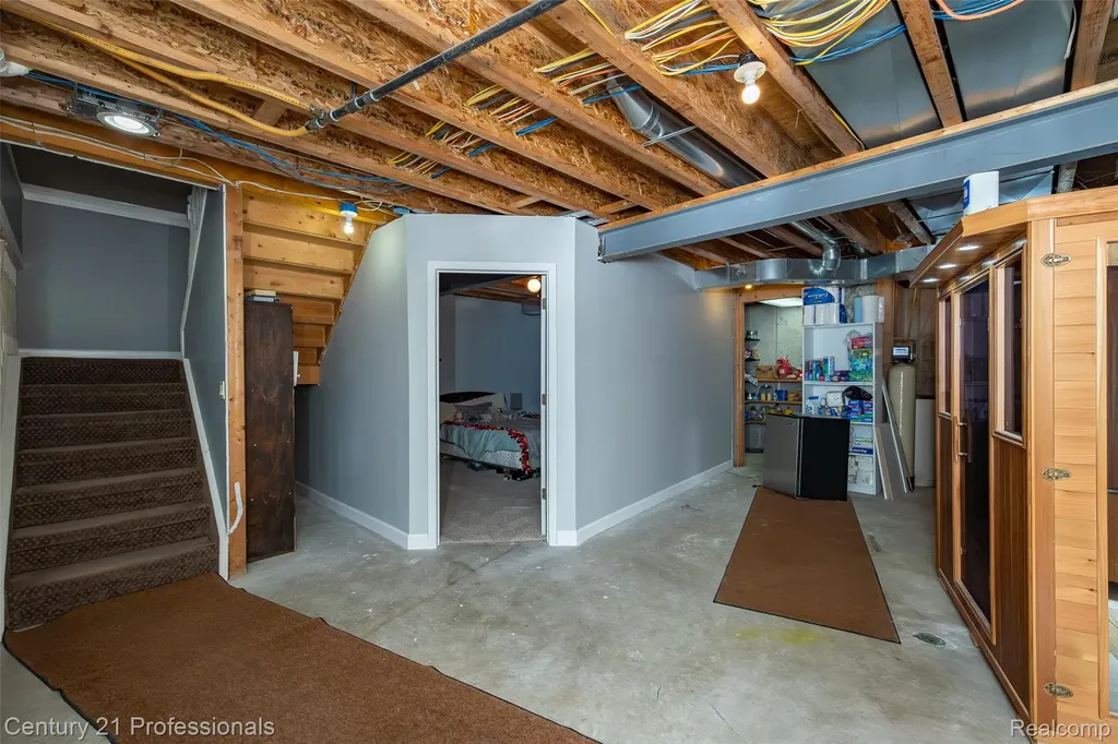 3251 Mann Road Waterford Charter Township MI 48346