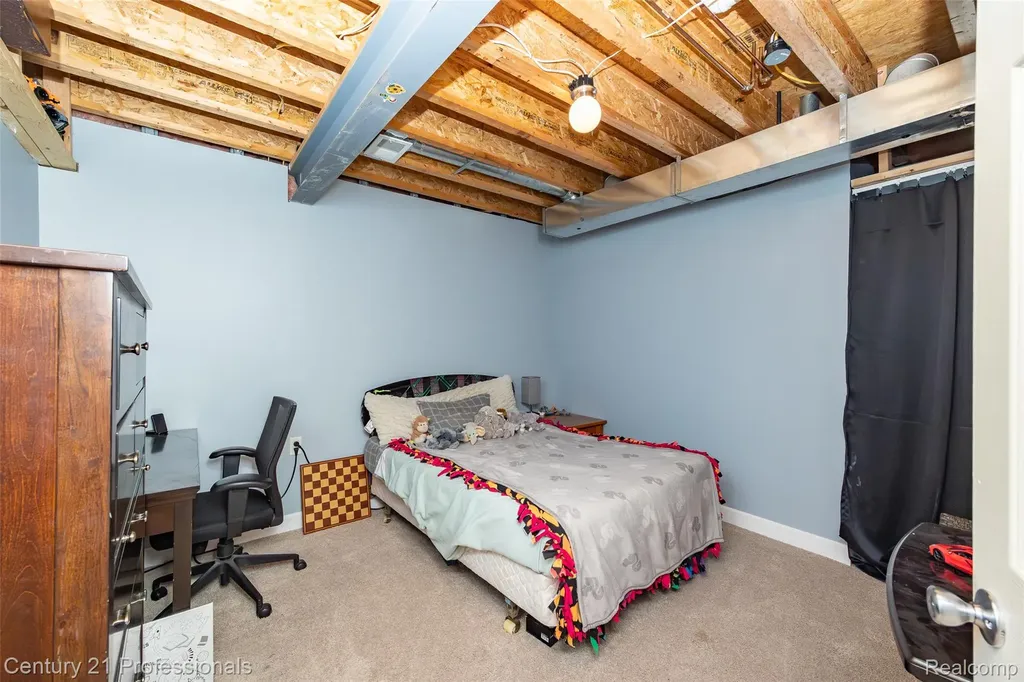 3251 Mann Road Waterford Charter Township MI 48346
