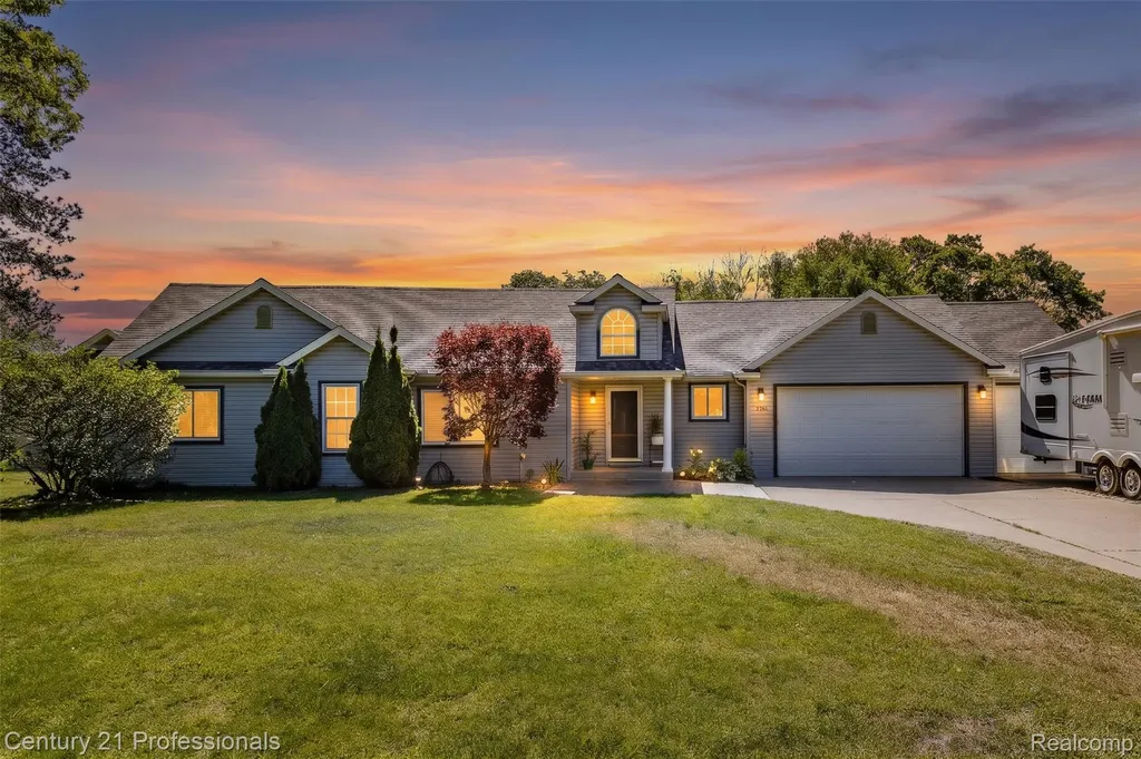 3251 Mann Road Waterford Charter Township MI 48346