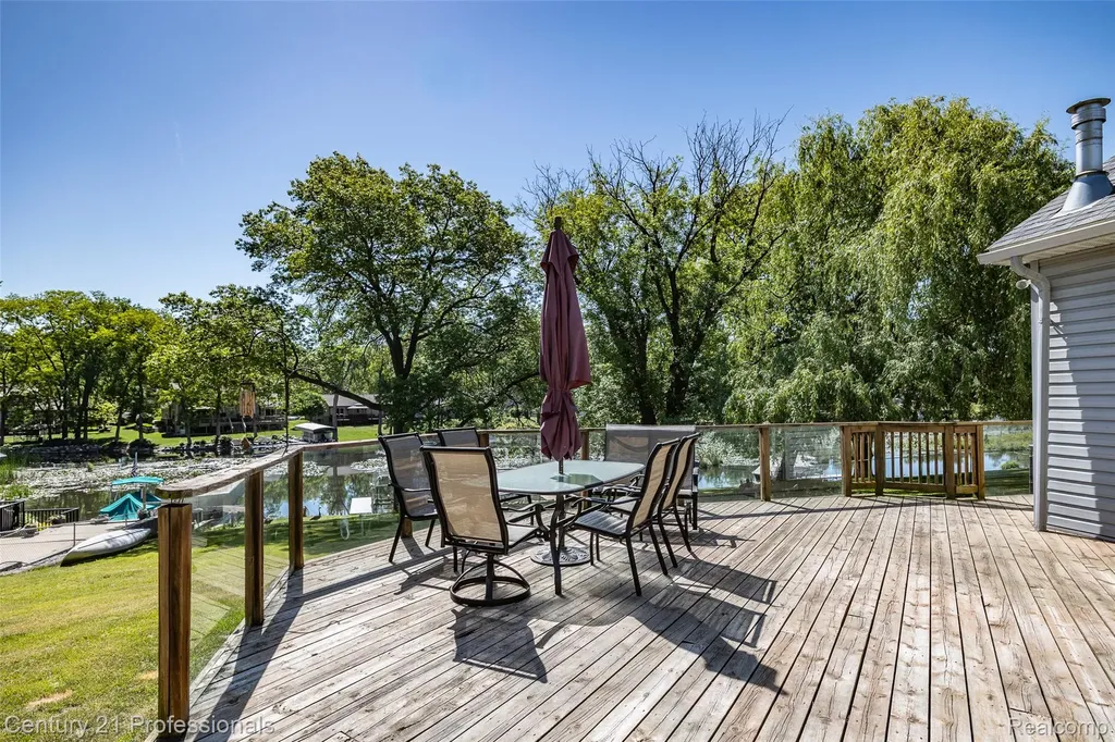 3251 Mann Road Waterford Charter Township MI 48346
