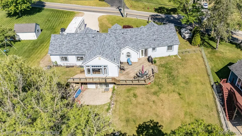 3251 Mann Road Waterford Charter Township MI 48346