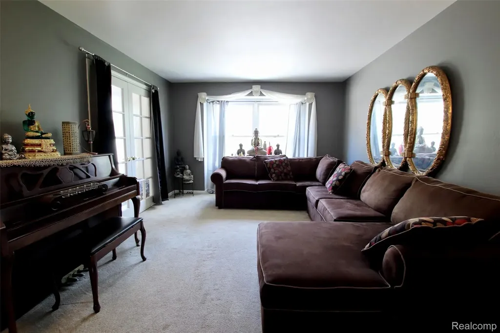 2757 N Tipsico Lake Road Hartland Township MI 48353