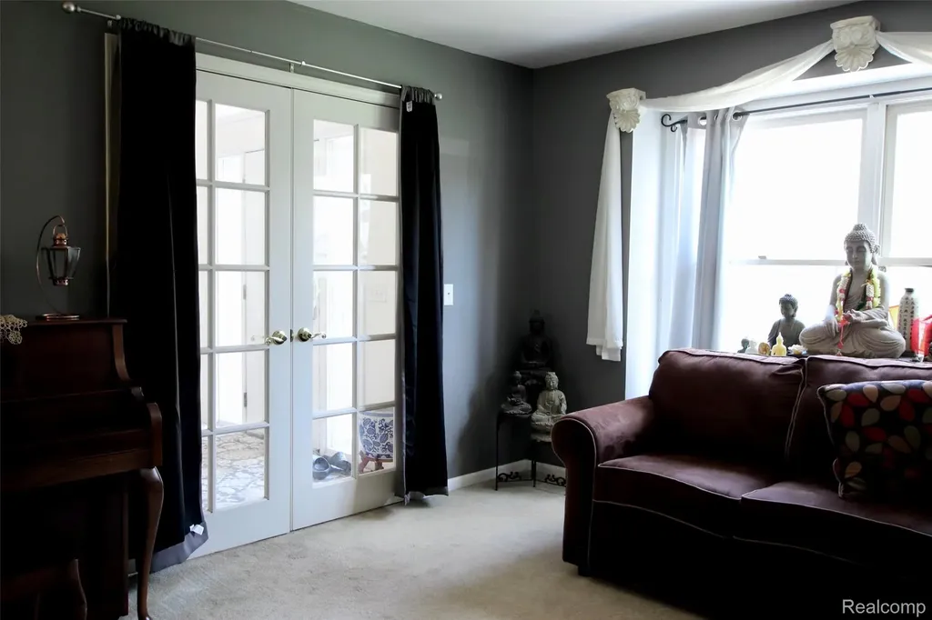 2757 N Tipsico Lake Road Hartland Township MI 48353
