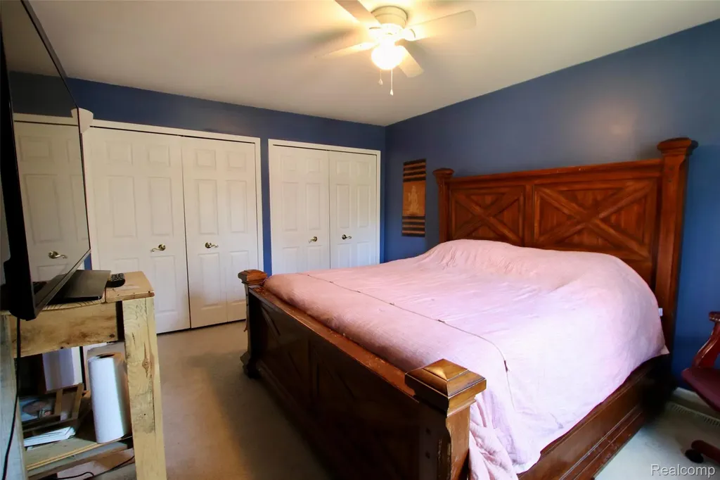 2757 N Tipsico Lake Road Hartland Township MI 48353